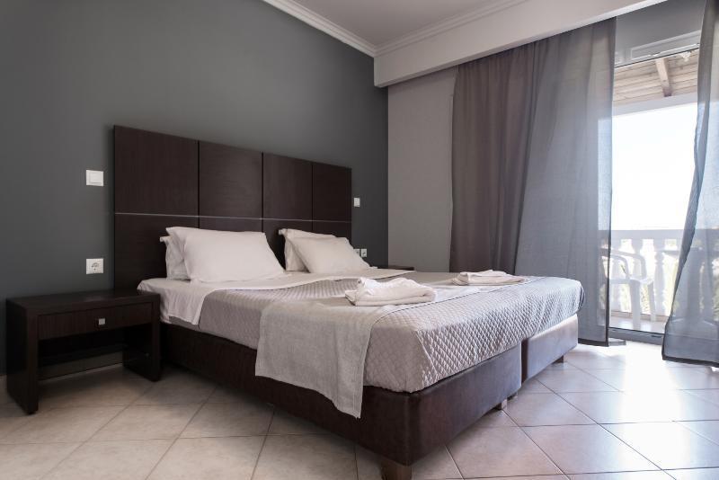 Zante Calinica & Hotel 3*